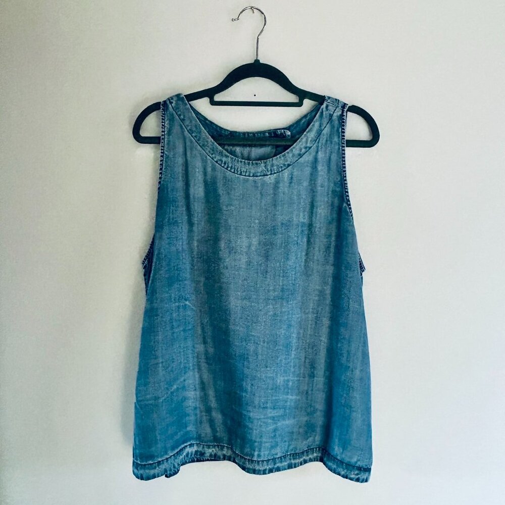COPY - Gap Split Back Denim Tank in Azure Wash Size XXL